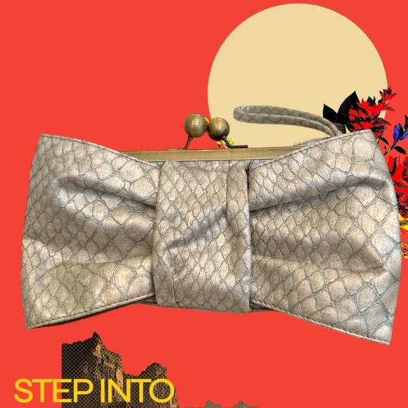 Jessica Simpson bow clutch bag - Picture 3 of 4